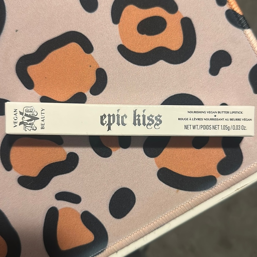 Kat Von D epic kiss lipstick